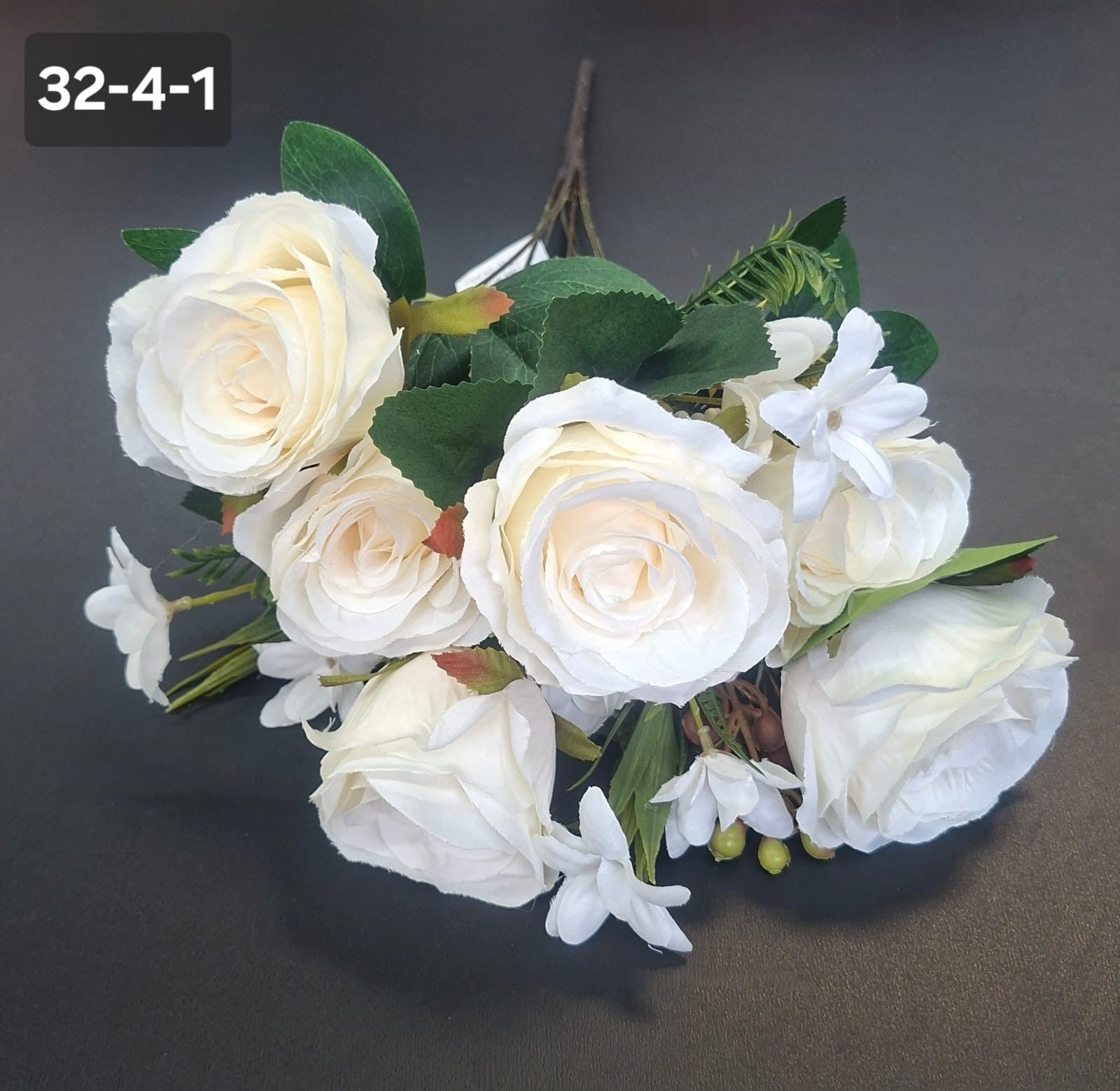 Buchet 7 trandafiri alb crem artificiali – 49cm, tije sârmă, material textil